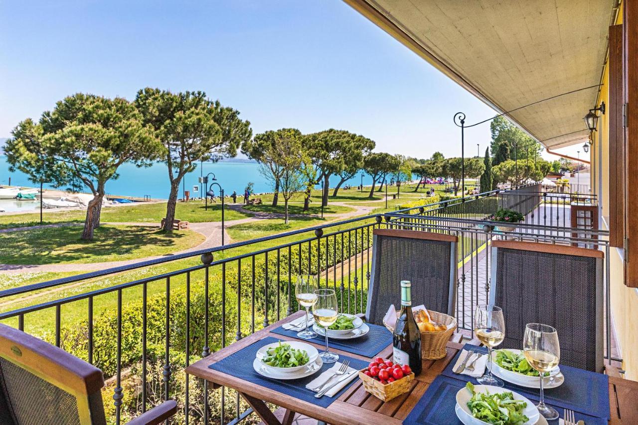 I Mosaici Apartments By Wonderful Italy Сірміоне Екстер'єр фото