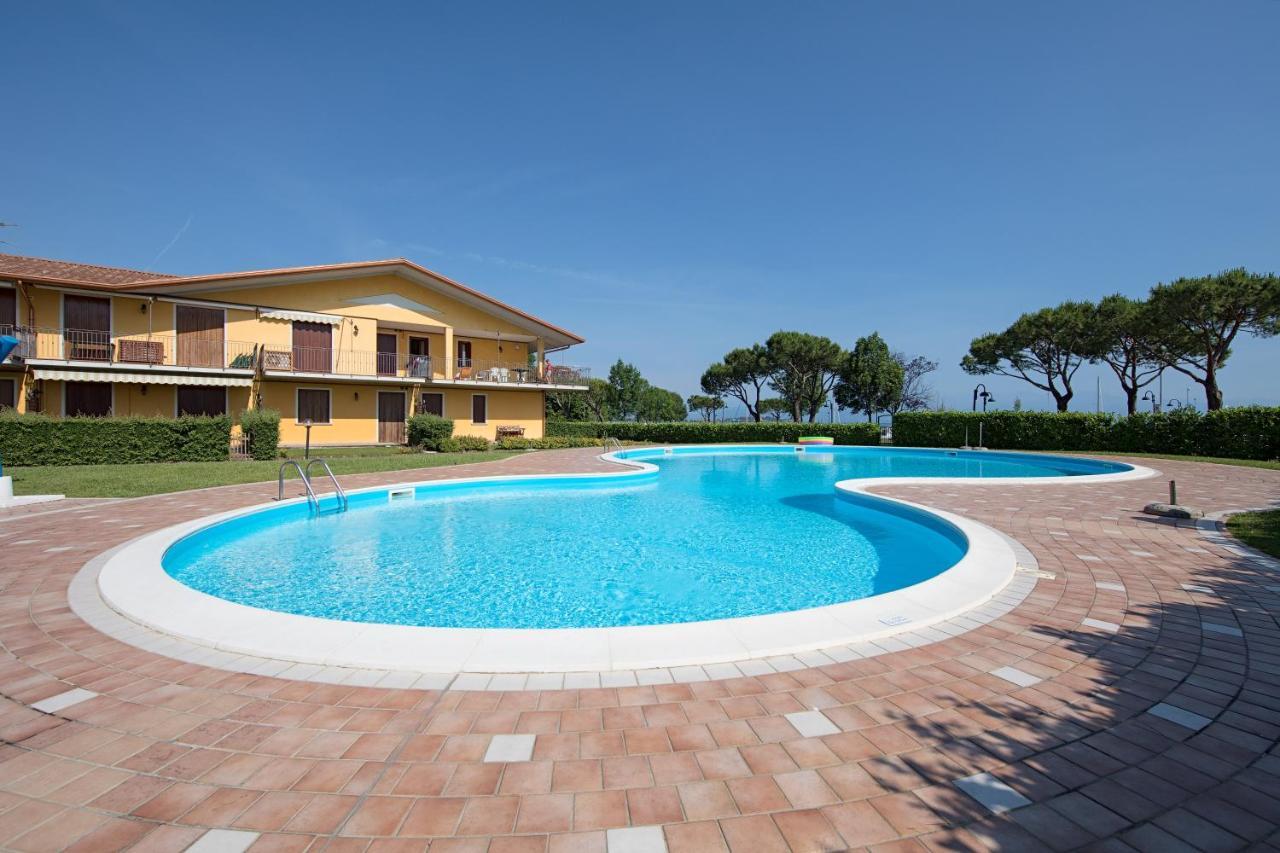I Mosaici Apartments By Wonderful Italy Сірміоне Екстер'єр фото